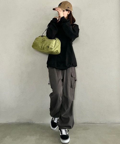 THE NORTH FACE(ザノースフェイス)の「THE NORTH FACE(ザ・ノースフェイス)/A4収納可 軽量 ダッフルバッグ ショルダーバッグ ボストンバッグ ロゴプリント/SP DUFFLE BAG S(ボストンバッグ・レディース・ブラウン/ブラック/カーキ/ダークパープル・FREE)」の8枚目の写真