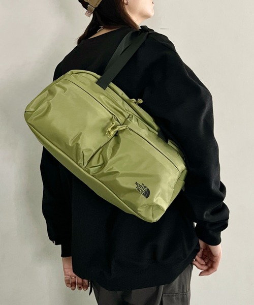 THE NORTH FACE(ザノースフェイス)の「THE NORTH FACE(ザ・ノースフェイス)/A4収納可 軽量 ダッフルバッグ ショルダーバッグ ボストンバッグ ロゴプリント/SP DUFFLE BAG S(ボストンバッグ・レディース・ブラウン/ブラック/カーキ/ダークパープル・FREE)」の7枚目の写真