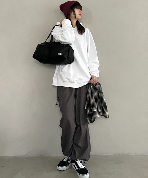 THE NORTH FACE(ザノースフェイス)の「THE NORTH FACE(ザ・ノースフェイス)/A4収納可 軽量 ダッフルバッグ ショルダーバッグ ボストンバッグ ロゴプリント/SP DUFFLE BAG S(ボストンバッグ・レディース・ブラウン/ブラック/カーキ/ダークパープル・FREE)」の22枚目の写真