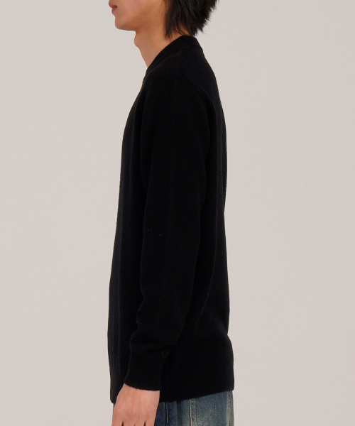 BUTTON SEOUL（ボタンソウル）の「[ウール90] ミニマルクルーネックデイリーニット (ブラック)（ニット/セーター・メンズ・その他・MEDIUM/LARGE/X-LARGE）」の4枚目の写真