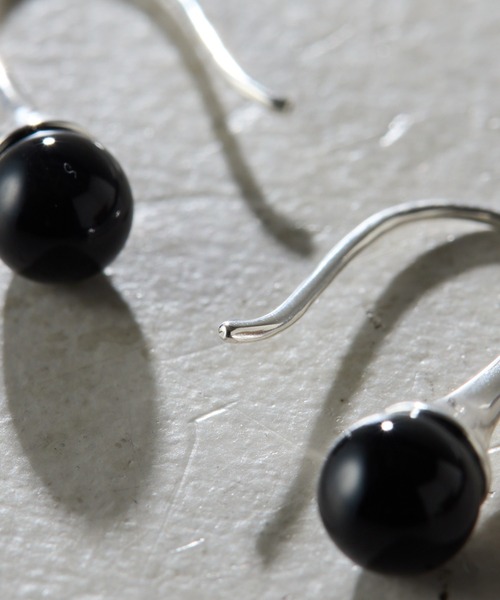 COLLAGE GALLARDAGALANTE（コラージュガリャルダガランテ）の「Sivelle./Silver925オニキスドロップピアス（ピアス（両耳用）・レディース・シルバー・FREE）」の5枚目の写真