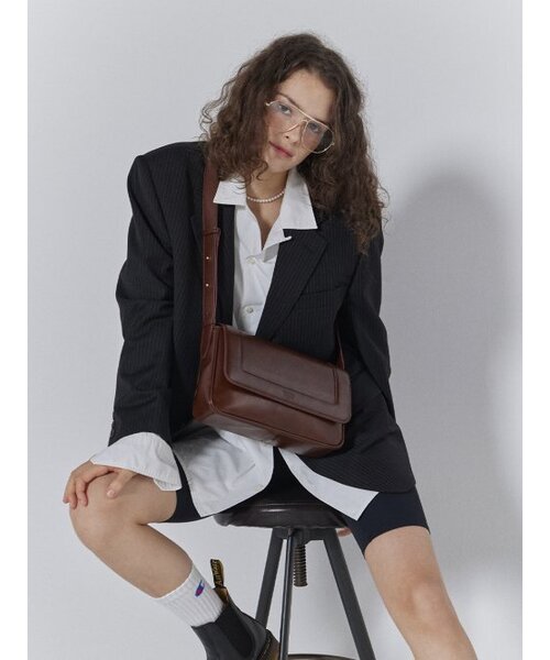 MAISON CREME（メゾンクレム）の「Red Crust Baguette bag_Brown（メッセンジャーバッグ・レディース・ブラウン・FREE）」の3枚目の写真