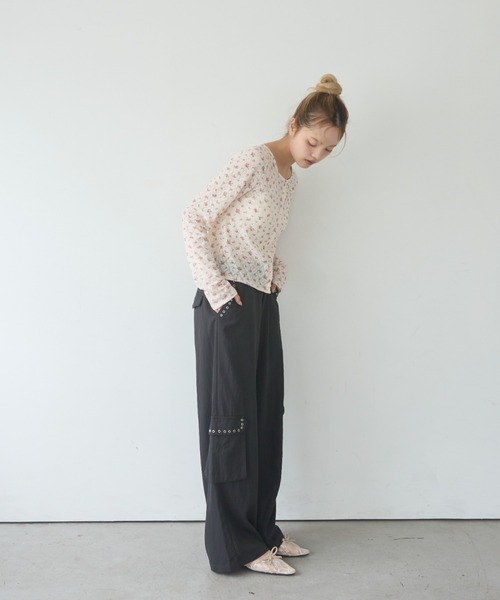 Smyeon(スミョン)の「Eyelet design cargopants/ハトメデザインカーゴパンツ(カーゴパンツ・レディース・チャコールグレー/アイボリー・SMALL/MEDIUM)」の20枚目の写真