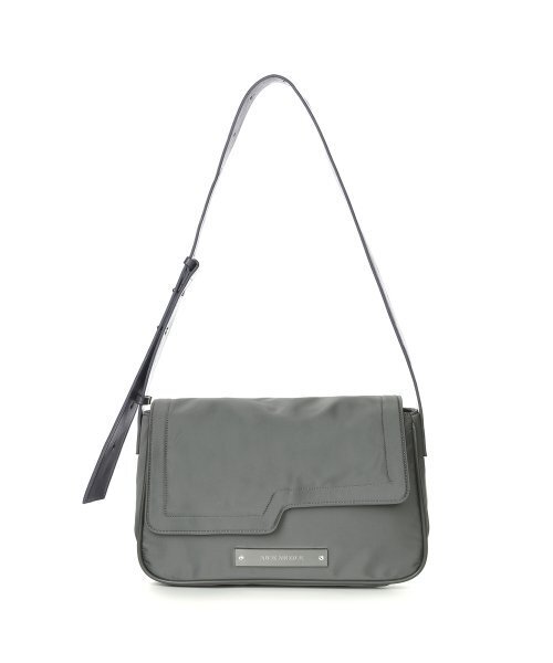 NICK&NICOLE(ニックアンドニコール)の「CRYSTAL WAVE POINT MESSENGER BAG_CHARCOAL(ショルダーバッグ・レディース・その他・ONE SIZE)」の1枚目の写真