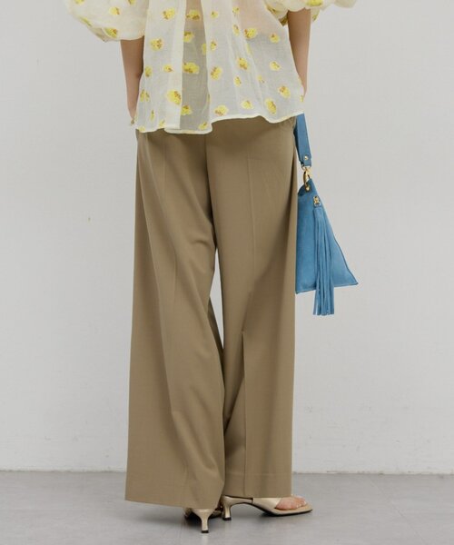 GALLARDAGALANTE(ガリャルダガランテ)の「【ウエスト調整可能】【手洗い可】梳毛タックワイドパンツ(その他パンツ・レディース・ベージュ/ライトグレー・0/1)」の22枚目の写真