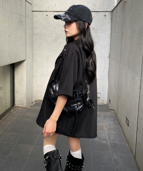 lilful(リルフル)の「【26年春夏新作】クロスジップアップギミック半袖シャツ(シャツ/ブラウス・メンズ・ブラック/ホワイト・L/M)」の18枚目の写真