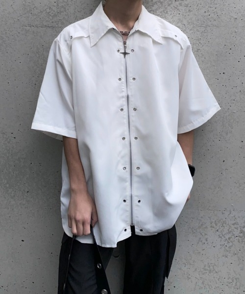 lilful(リルフル)の「【26年春夏新作】クロスジップアップギミック半袖シャツ(シャツ/ブラウス・メンズ・ブラック/ホワイト・L/M)」の6枚目の写真