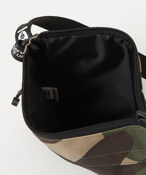 AAPE BY A BATHING APE（エーエイプバイアベイシングエイプ）の「AAPE NOW SACOCHE（ショルダーバッグ・メンズ・グリーン系その他2/ブラック系その他・FREE）」の11枚目の写真