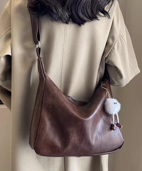 LAC-VERT（ラック・ヴェール）の「フェイクレザーショルダーバッグ（ショルダーバッグ・レディース・ダークブラウン/ブラック・FREE）」の8枚目の写真