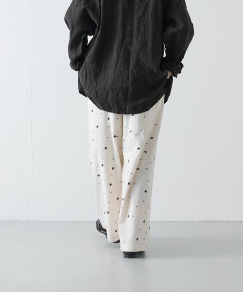 かぐれ(カグレ)の「ツバメ刺繍イージーパンツ(その他パンツ・レディース・ブラック/アイボリー・FREE)」の6枚目の写真