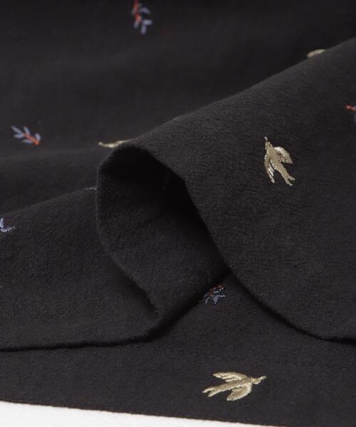 かぐれ(カグレ)の「ツバメ刺繍イージーパンツ(その他パンツ・レディース・ブラック/アイボリー・FREE)」の3枚目の写真