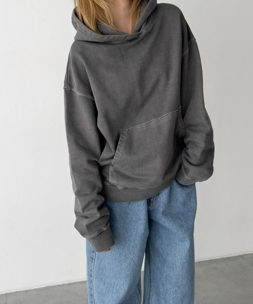 CANAL JEAN（キャナルジーン）の「El mar　ピグメントパーカープルオーバー（パーカー・レディース・チャコールグレー/ベージュ・ONE SIZE）」の2枚目の写真