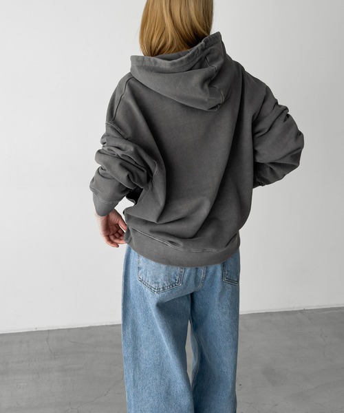 CANAL JEAN（キャナルジーン）の「El mar　ピグメントパーカープルオーバー（パーカー・レディース・チャコールグレー/ベージュ・ONE SIZE）」の7枚目の写真