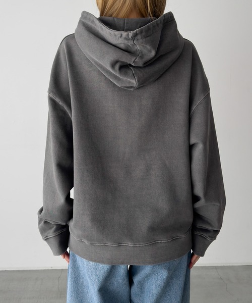 CANAL JEAN（キャナルジーン）の「El mar　ピグメントパーカープルオーバー（パーカー・レディース・チャコールグレー/ベージュ・ONE SIZE）」の11枚目の写真