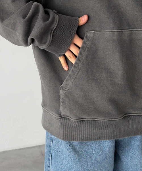 CANAL JEAN（キャナルジーン）の「El mar　ピグメントパーカープルオーバー（パーカー・レディース・チャコールグレー/ベージュ・ONE SIZE）」の13枚目の写真