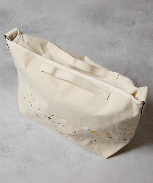 NUMBER (N)INE(ナンバーナイン)の「HAND PAINTED CANVAS 2WAY HANDLE FLAP SHOULDER BAG / LARGE / ハンドペイント コットン キャンバス 2way ハンドル フラップ ショルダーバッグ ラージサイズ(ショルダーバッグ・メンズ・アイボリー系2/ブラック系その他2/アイボリー/ブラック・FREE)」の18枚目の写真