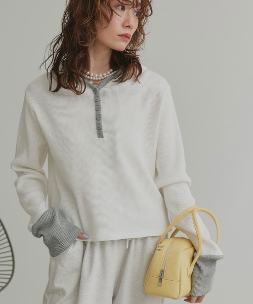 ad thie（アドティエ）の「バイカラー ワッフル パーカー（パーカー・レディース・ライトグレー系1/オフホワイト/ブラック/ライトグレー系2/チャコールグレー・FREE）」の9枚目の写真