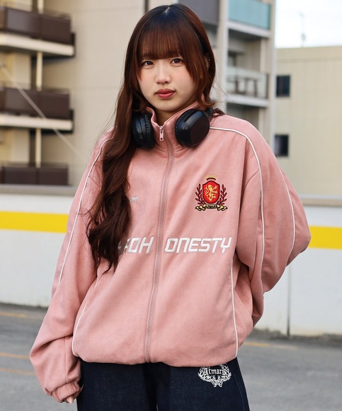 ATMARK(アットマーク)の「《2サイズ展開 / UNISEX 》ATMARK エンブレムロゴスウェードトラックジャケット(ブルゾン・レディース・カーキ/ピンク/ブラック・L/M)」の12枚目の写真