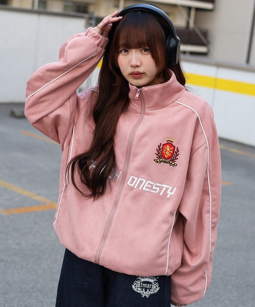 ATMARK(アットマーク)の「《2サイズ展開 / UNISEX 》ATMARK エンブレムロゴスウェードトラックジャケット(ブルゾン・レディース・カーキ/ピンク/ブラック・L/M)」の13枚目の写真