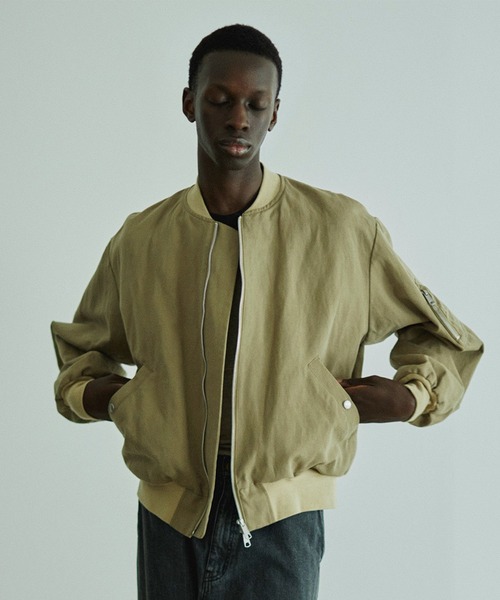 MATSUFUJI(マツフジ)の「【MATSUFUJI/マツフジ】CL Flight Jacket(MA-1・メンズ・ベージュ/ブラック・3/2)」の1枚目の写真