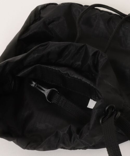 WILD THINGS（ワイルドシングス）の「【WILD THINGS】LIGHT OPEN POUCH 超軽量 リップストップナイロン ミニショルダー 巾着ポーチ（ショルダーバッグ・レディース・カーキ/ブラック/クリアブラウン・ONE SIZE）」の6枚目の写真