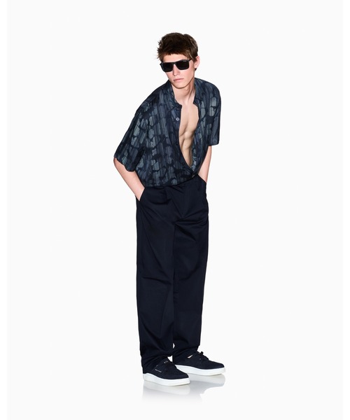 ARMANI EXCHANGE（アルマーニエクスチェンジ）の「【A|X アルマーニ エクスチェンジ】オールオーバープリント 半袖シャツ/BOXY（シャツ/ブラウス・メンズ・ブラウン系/ネイビー系/ブラック系・LARGE/X-SMALL/X-LARGE/SMALL/MEDIUM）」の4枚目の写真