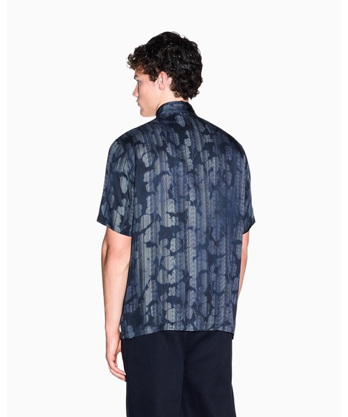 ARMANI EXCHANGE（アルマーニエクスチェンジ）の「【A|X アルマーニ エクスチェンジ】オールオーバープリント 半袖シャツ/BOXY（シャツ/ブラウス・メンズ・ブラウン系/ネイビー系/ブラック系・LARGE/X-SMALL/X-LARGE/SMALL/MEDIUM）」の8枚目の写真