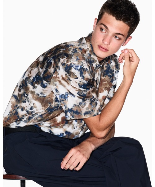 ARMANI EXCHANGE（アルマーニエクスチェンジ）の「【A|X アルマーニ エクスチェンジ】オールオーバープリント 半袖シャツ/BOXY（シャツ/ブラウス・メンズ・ブラウン系/ネイビー系/ブラック系・LARGE/X-SMALL/X-LARGE/SMALL/MEDIUM）」の18枚目の写真