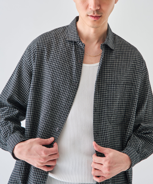 EDIFICE(エディフィス)の「コットンリネン ラウンド カラー シャツ(シャツ/ブラウス・メンズ・ブラック系その他/ブラック/ブラックミックス・2/3)」の2枚目の写真