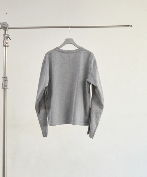 NVRFRGT(ネヴァーフォーゲット)の「PANELLED V-NECK LONG SLEEVE T-SHIRT(Tシャツ/カットソー・メンズ・ブラウン/ライトグレー/グレー・2/1)」の5枚目の写真