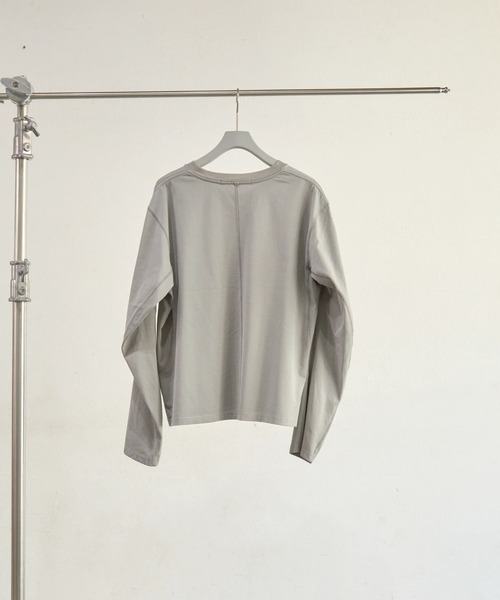 NVRFRGT(ネヴァーフォーゲット)の「PANELLED V-NECK LONG SLEEVE T-SHIRT(Tシャツ/カットソー・メンズ・ブラウン/ライトグレー/グレー・2/1)」の4枚目の写真