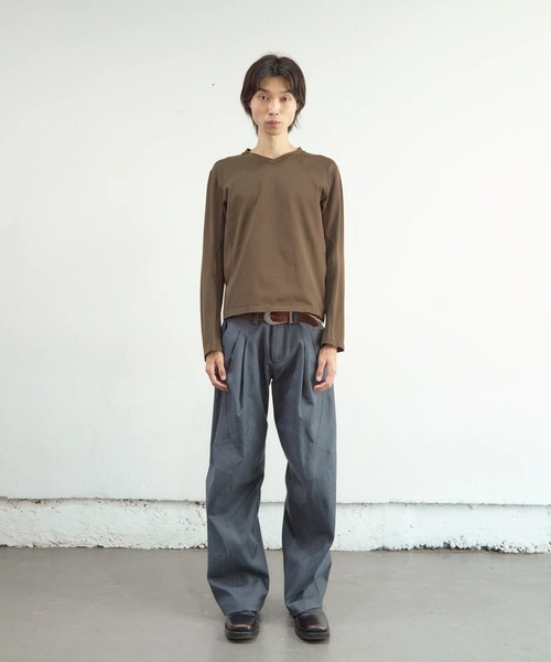 NVRFRGT(ネヴァーフォーゲット)の「PANELLED V-NECK LONG SLEEVE T-SHIRT(Tシャツ/カットソー・メンズ・ブラウン/ライトグレー/グレー・2/1)」の11枚目の写真