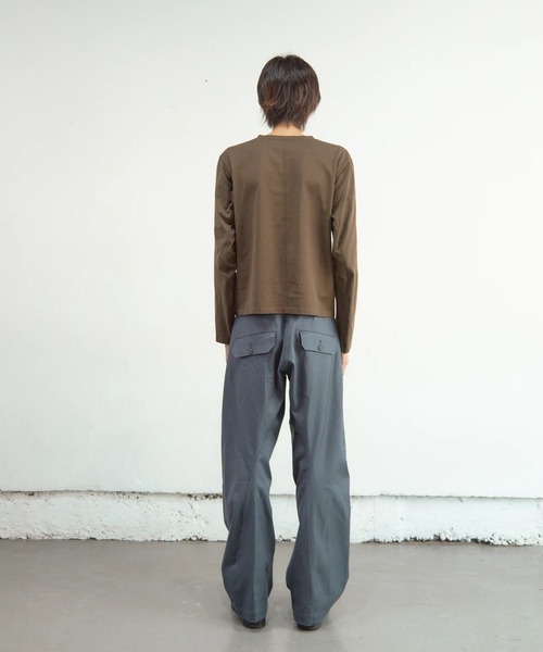 NVRFRGT(ネヴァーフォーゲット)の「PANELLED V-NECK LONG SLEEVE T-SHIRT(Tシャツ/カットソー・メンズ・ブラウン/ライトグレー/グレー・2/1)」の12枚目の写真