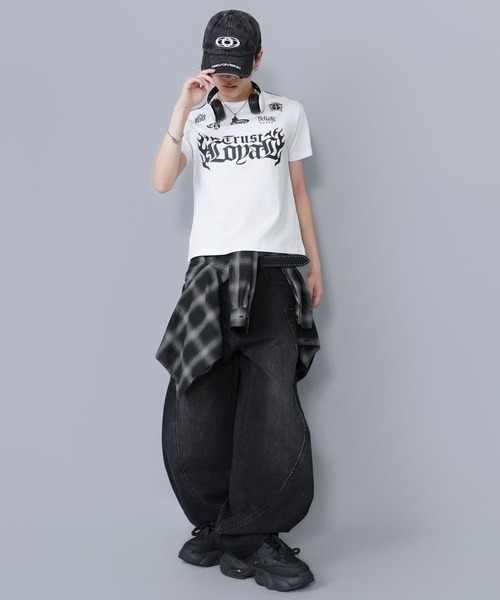 SPINNS（スピンズ）の「短丈フレイムロゴ半袖Tシャツ/ゲームシャツデザイン（Tシャツ/カットソー・メンズ・ホワイト/ブラック/ブラック系その他/ウッドランド・ONESIZE）」の20枚目の写真