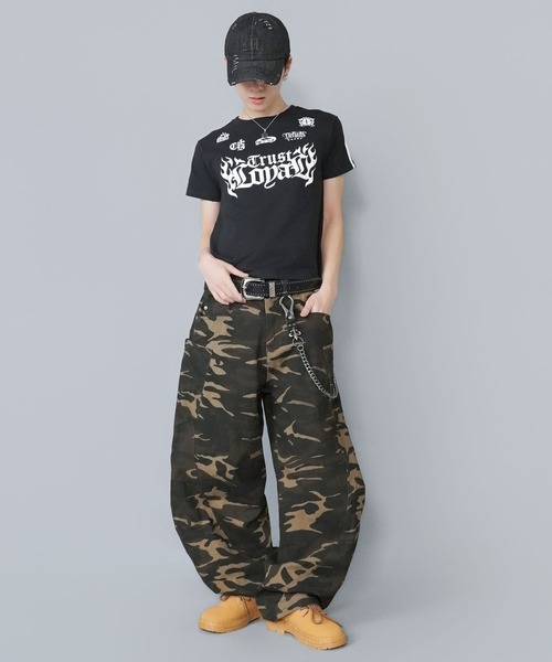 SPINNS（スピンズ）の「短丈フレイムロゴ半袖Tシャツ/ゲームシャツデザイン（Tシャツ/カットソー・メンズ・ホワイト/ブラック/ブラック系その他/ウッドランド・ONESIZE）」の15枚目の写真