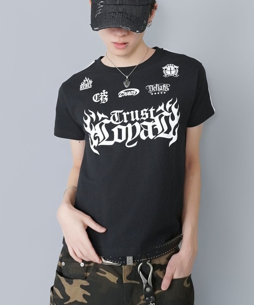 SPINNS（スピンズ）の「短丈フレイムロゴ半袖Tシャツ/ゲームシャツデザイン（Tシャツ/カットソー・メンズ・ホワイト/ブラック/ブラック系その他/ウッドランド・ONESIZE）」の18枚目の写真