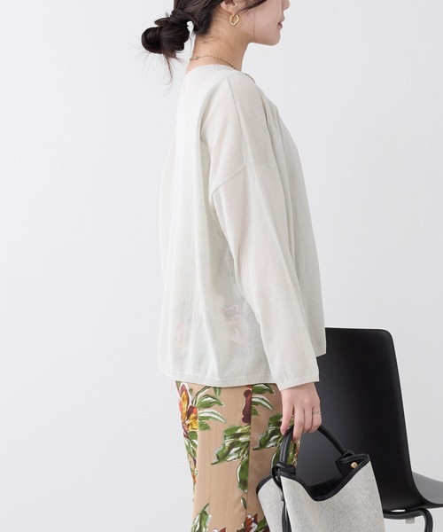 MICA&DEAL（マイカ＆ディール）の「ハイゲージボートネックルーズニットプルオーバー（ニット/セーター・レディース・グレイッシュベージュ/ブラック/キャメル・FREE）」の8枚目の写真