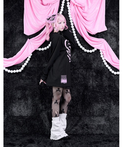 AVENCHUMU(アバンチュウム)の「Swirl heart illusutration long sleeve T-shirt(Tシャツ/カットソー・レディース・グレー/ブラック×ピンク/ブラック×ホワイト・FREE)」の7枚目の写真