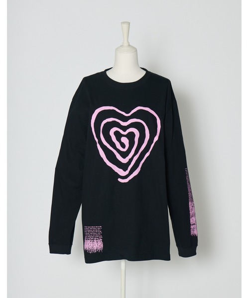 AVENCHUMU(アバンチュウム)の「Swirl heart illusutration long sleeve T-shirt(Tシャツ/カットソー・レディース・グレー/ブラック×ピンク/ブラック×ホワイト・FREE)」の9枚目の写真