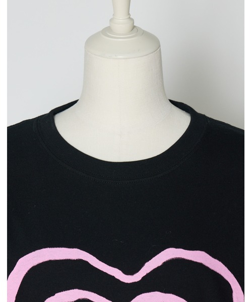 AVENCHUMU(アバンチュウム)の「Swirl heart illusutration long sleeve T-shirt(Tシャツ/カットソー・レディース・グレー/ブラック×ピンク/ブラック×ホワイト・FREE)」の12枚目の写真