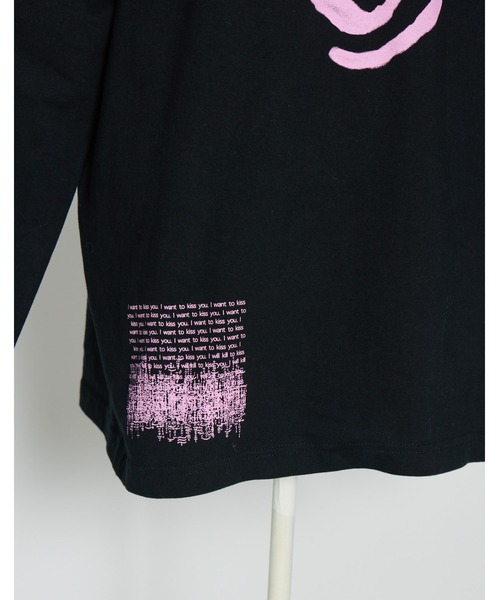 AVENCHUMU(アバンチュウム)の「Swirl heart illusutration long sleeve T-shirt(Tシャツ/カットソー・レディース・グレー/ブラック×ピンク/ブラック×ホワイト・FREE)」の13枚目の写真