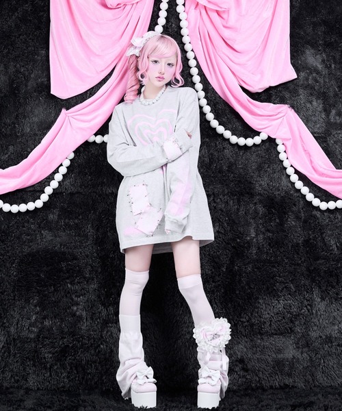 AVENCHUMU(アバンチュウム)の「Swirl heart illusutration long sleeve T-shirt(Tシャツ/カットソー・レディース・グレー/ブラック×ピンク/ブラック×ホワイト・FREE)」の5枚目の写真