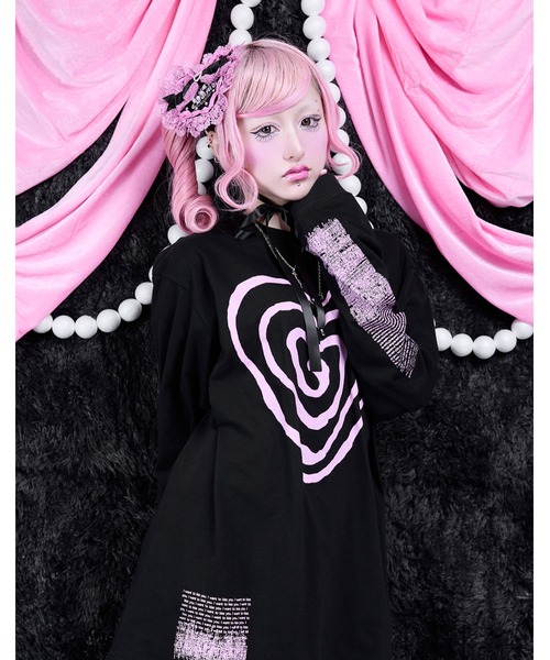 AVENCHUMU(アバンチュウム)の「Swirl heart illusutration long sleeve T-shirt(Tシャツ/カットソー・レディース・グレー/ブラック×ピンク/ブラック×ホワイト・FREE)」の21枚目の写真