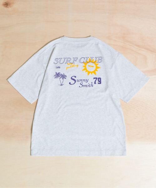 Sunny Smith(サニースミス)の「【SUNNY SMITH】SURF CLUB 両面刺繍Tシャツ(Tシャツ/カットソー・メンズ・ホワイト/スミクロ/アッシュグレー・MEDIUM/LARGE)」の11枚目の写真