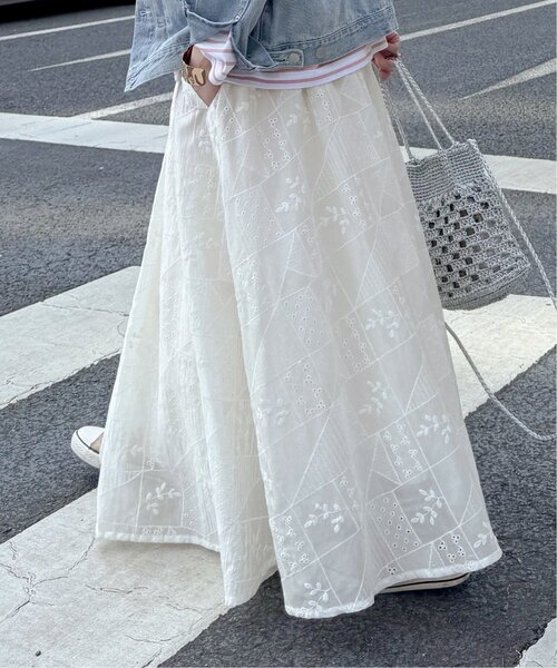 LBC（エルビーシー）の「パッチワーク風レースギャザーロングスカート（スカート・レディース・オフホワイト/ブラック・M）」の22枚目の写真