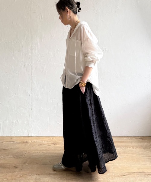 LBC（エルビーシー）の「パッチワーク風レースギャザーロングスカート（スカート・レディース・オフホワイト/ブラック・M）」の7枚目の写真