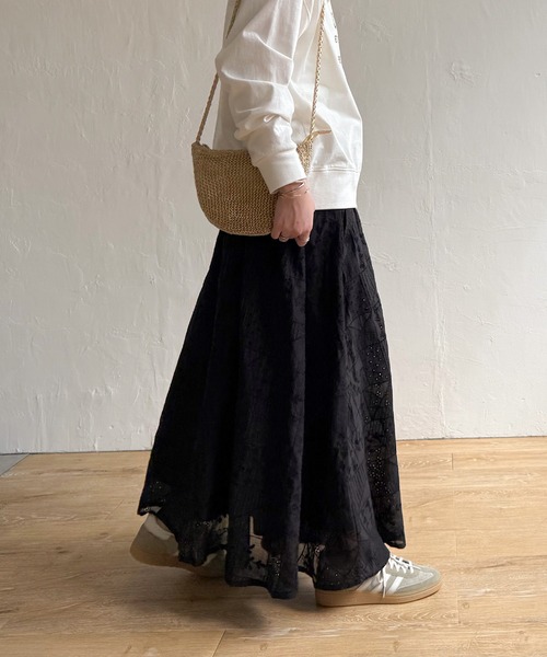 LBC（エルビーシー）の「パッチワーク風レースギャザーロングスカート（スカート・レディース・オフホワイト/ブラック・M）」の8枚目の写真