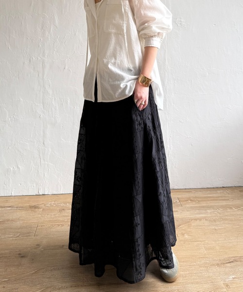 LBC（エルビーシー）の「パッチワーク風レースギャザーロングスカート（スカート・レディース・オフホワイト/ブラック・M）」の9枚目の写真