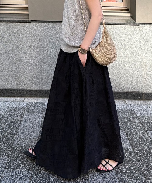 LBC（エルビーシー）の「パッチワーク風レースギャザーロングスカート（スカート・レディース・オフホワイト/ブラック・M）」の19枚目の写真