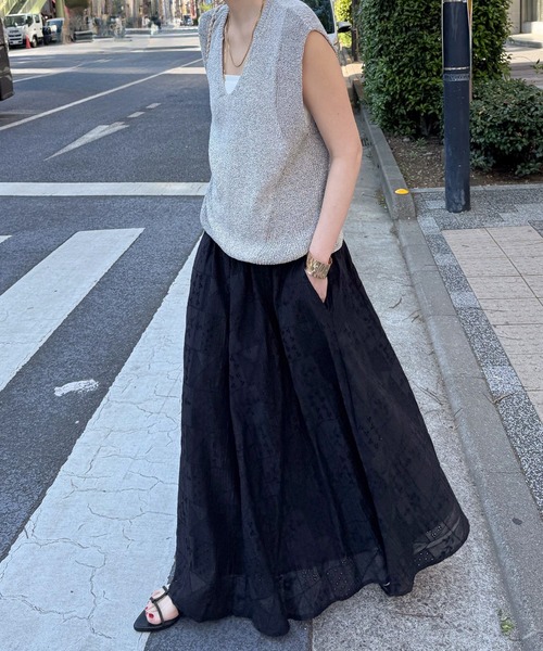 LBC（エルビーシー）の「パッチワーク風レースギャザーロングスカート（スカート・レディース・オフホワイト/ブラック・M）」の17枚目の写真